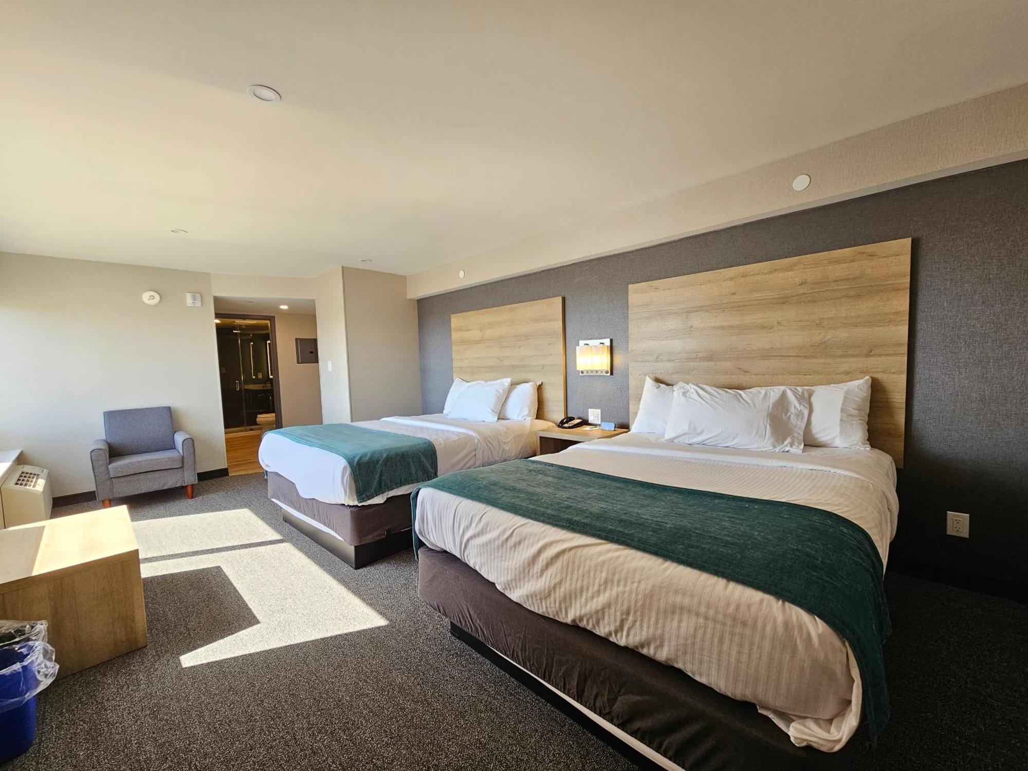 Vittoria & Hotel Niagara Falls